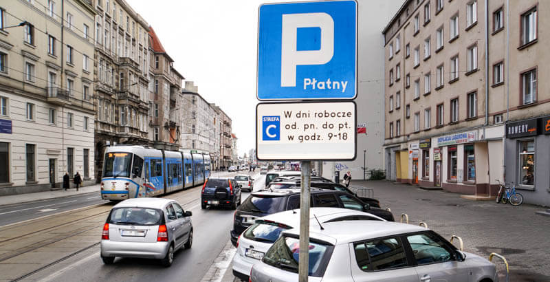 Нові правила паркування в містах в Польщі