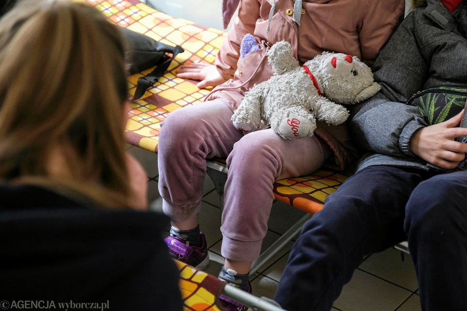 беженцы из украины в польше помощь