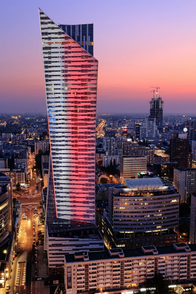 Złota 44