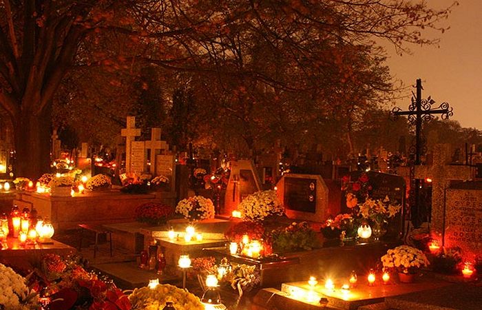 День всех святых в Польше в 2018 году