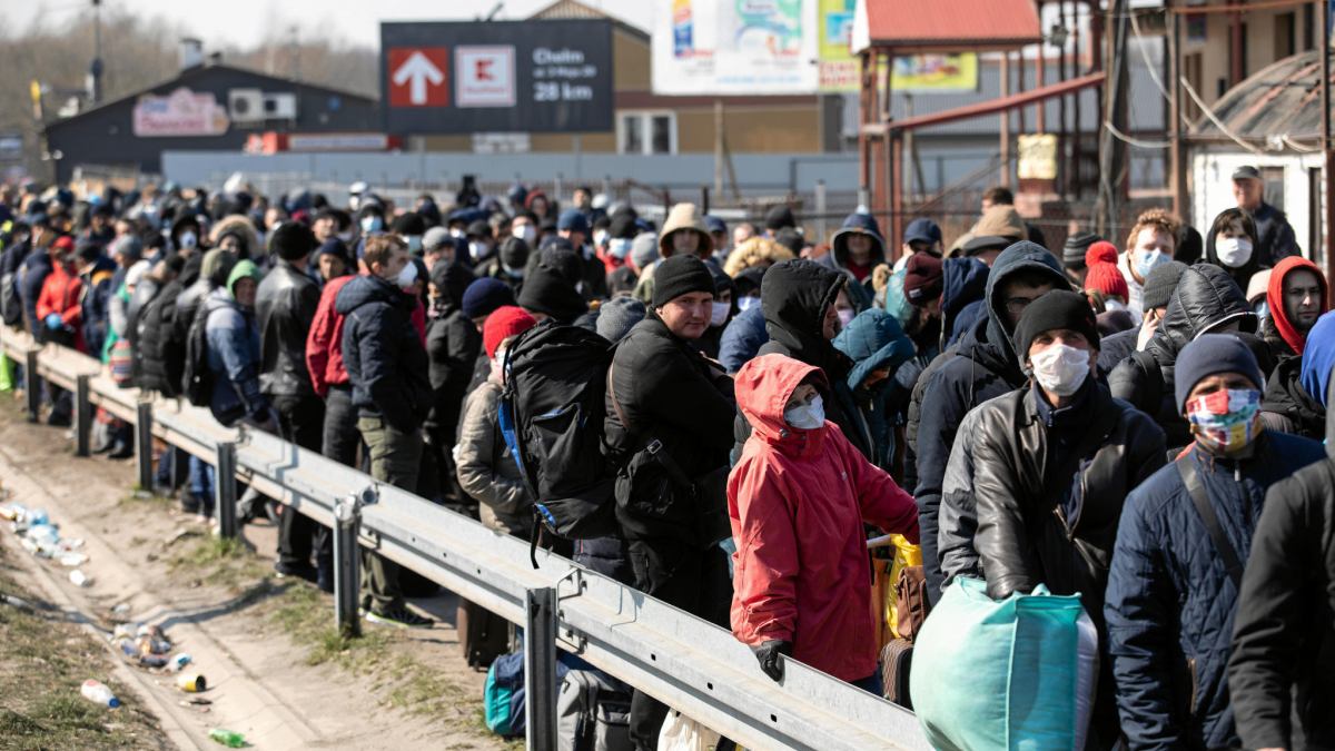 сколько украинцев работает в польше 2022