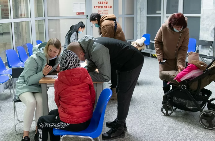 денежная помощь на детей в польше