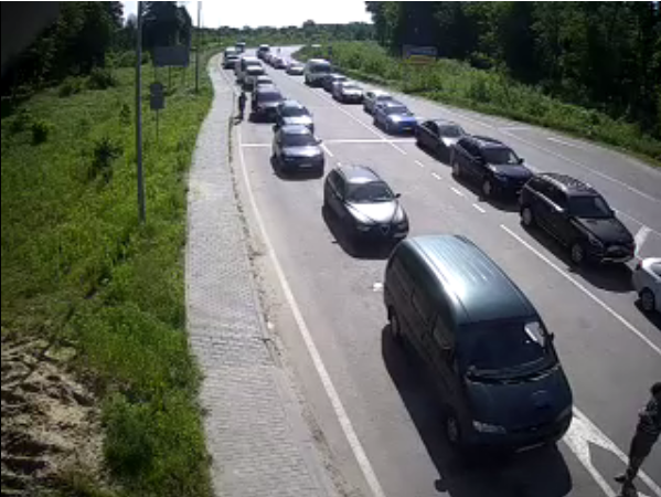 черга на кордоні