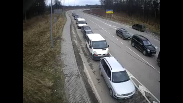 черга на кордоні