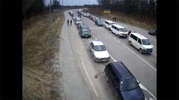 черга на кордоні