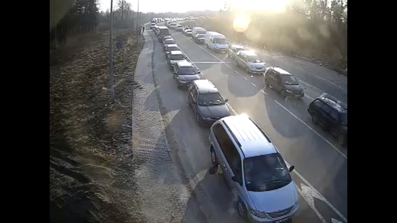 черга на кордоні