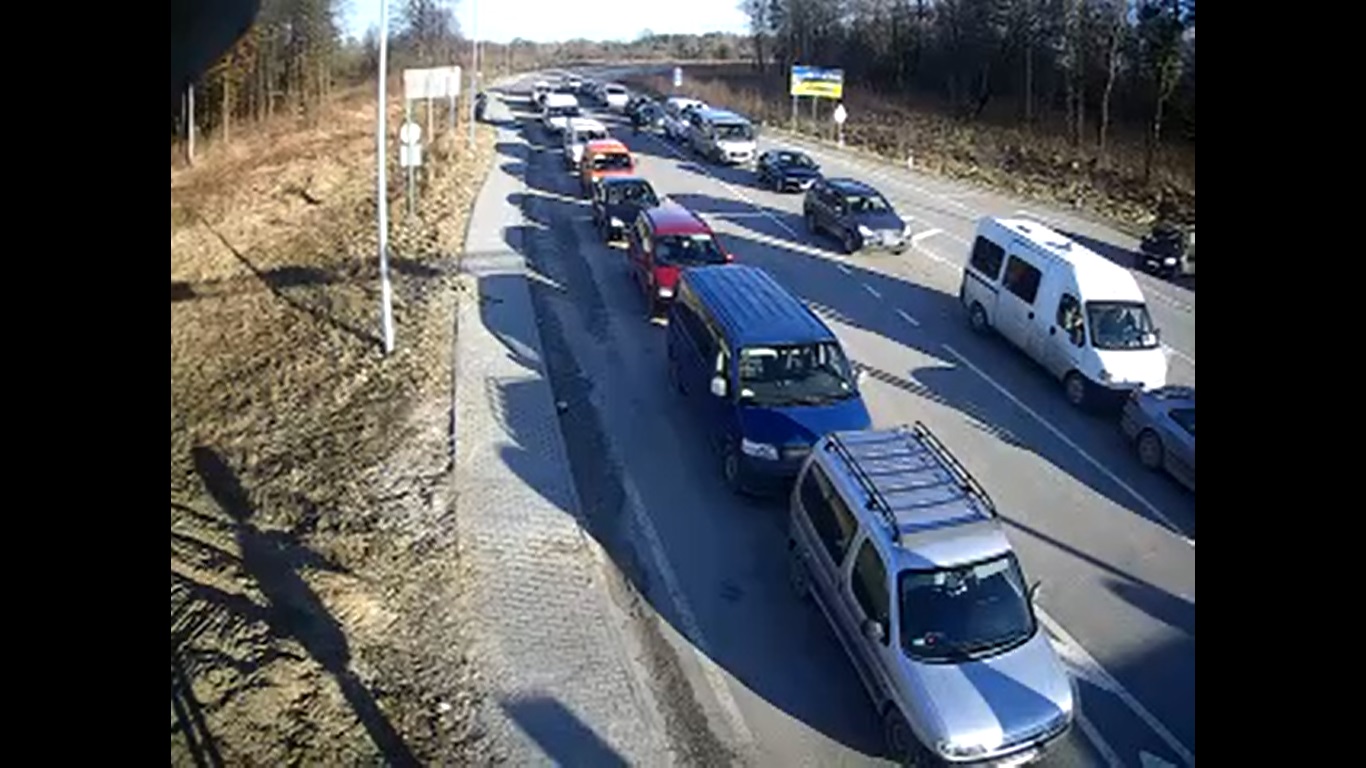 черга на кордоні