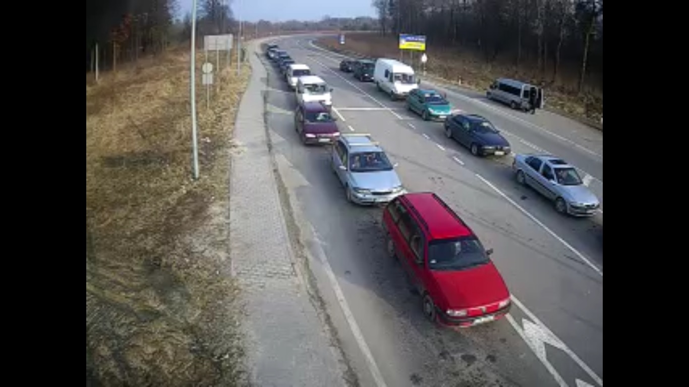 черга на кордоні