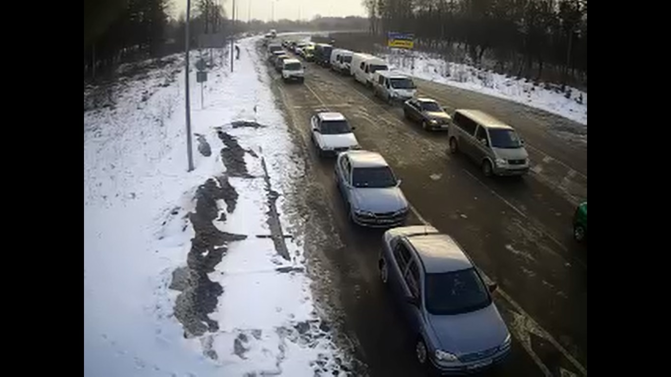 черга на кордоні