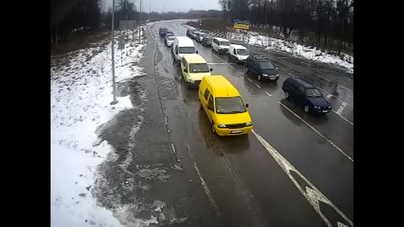 черга на кордоні