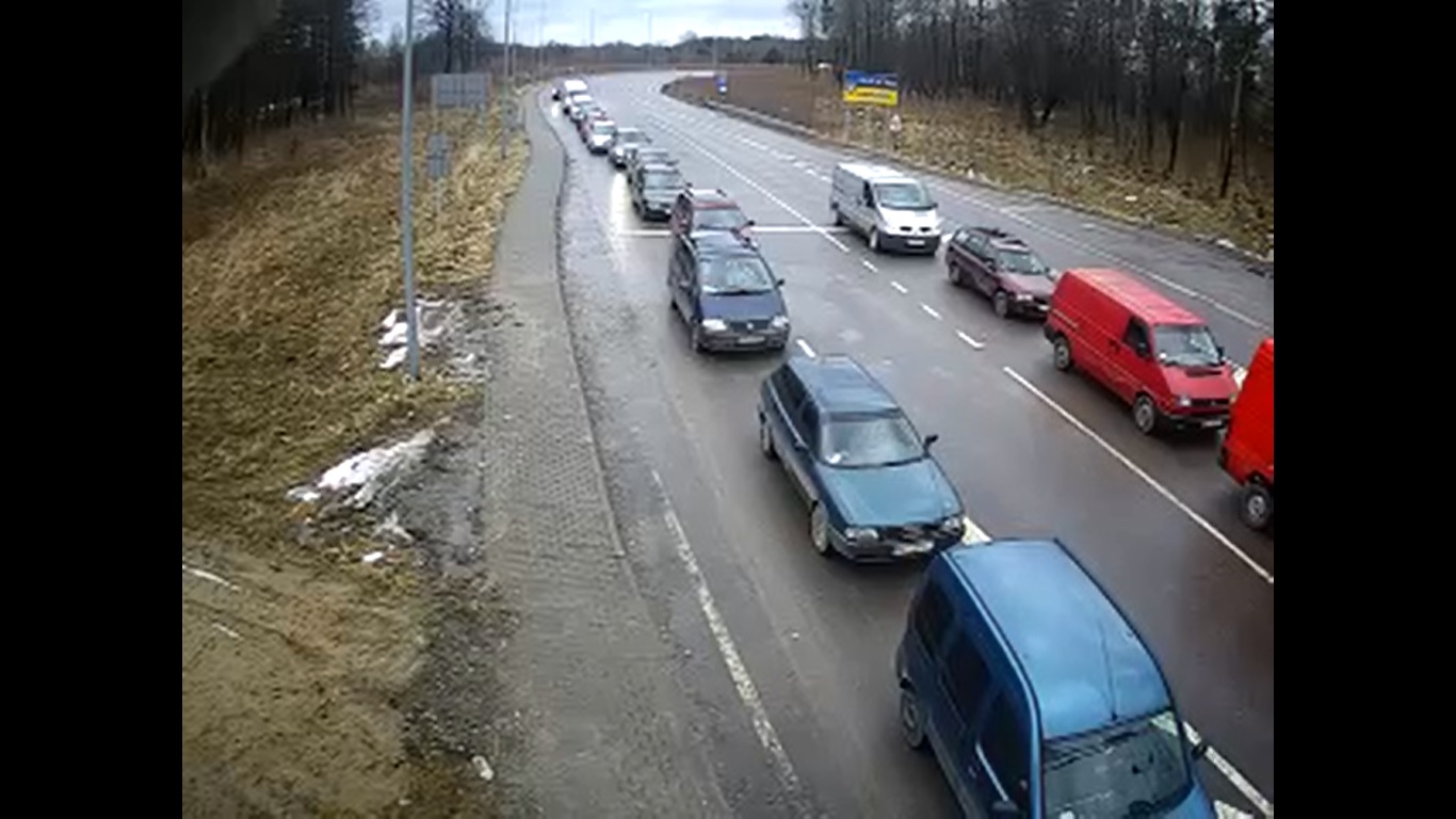 черга на кордоні