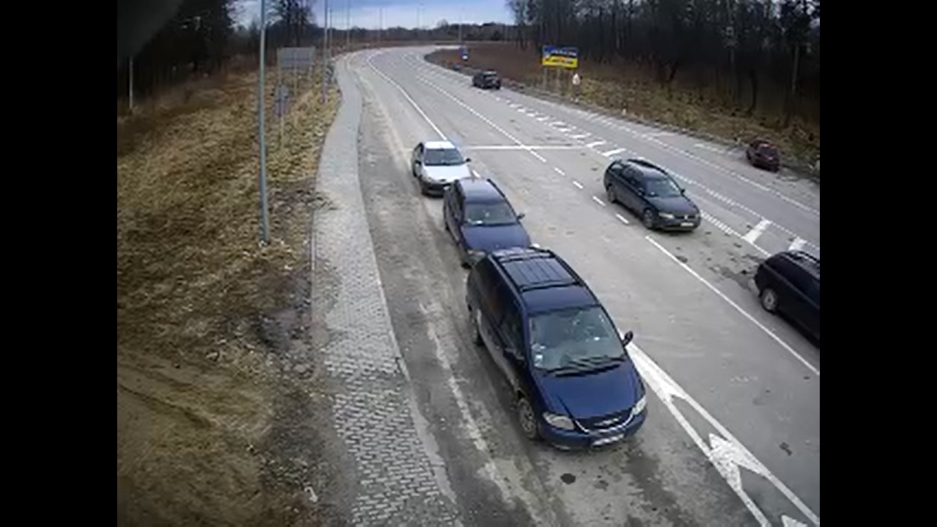 черга на кордоні