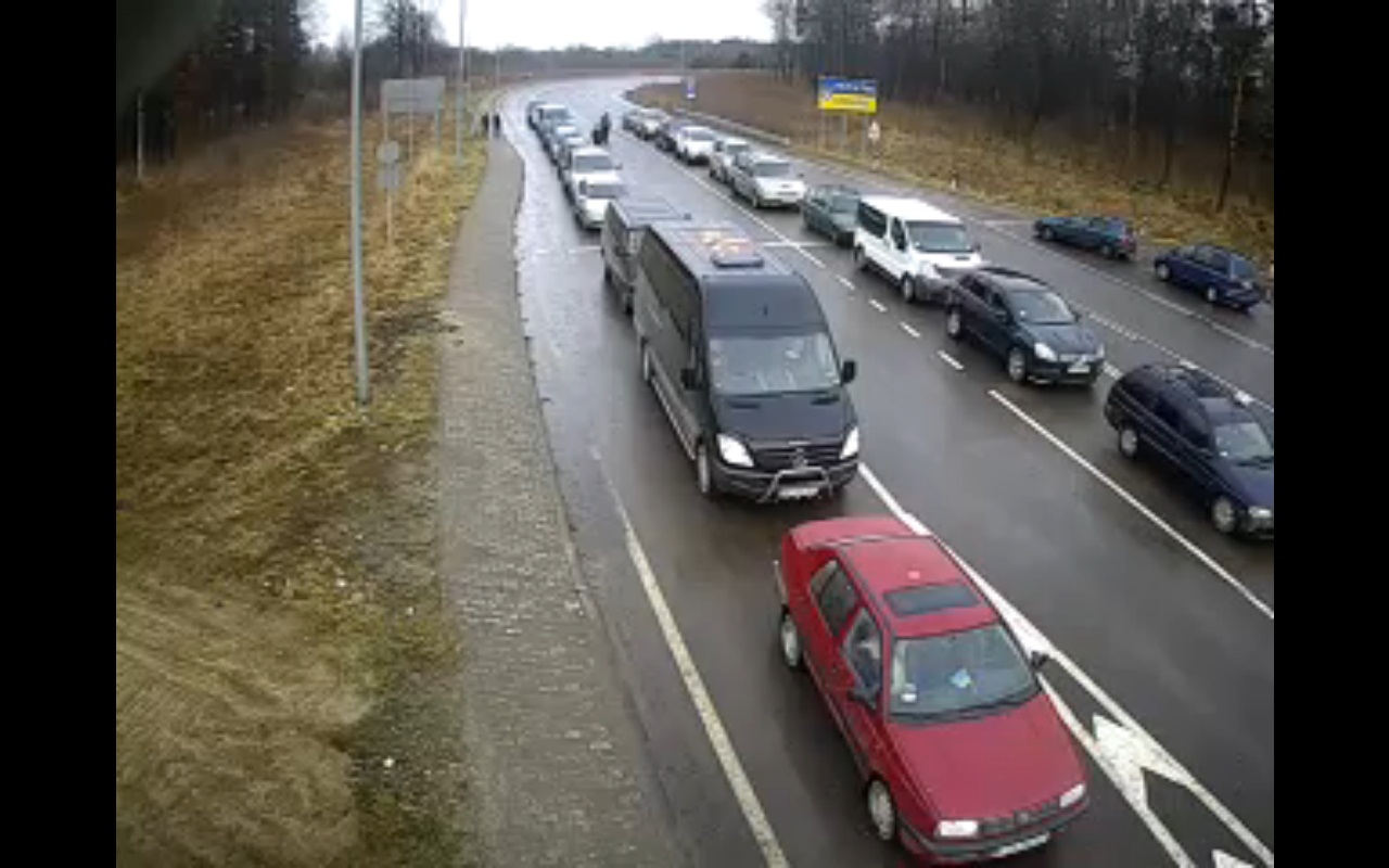черга на кордоні