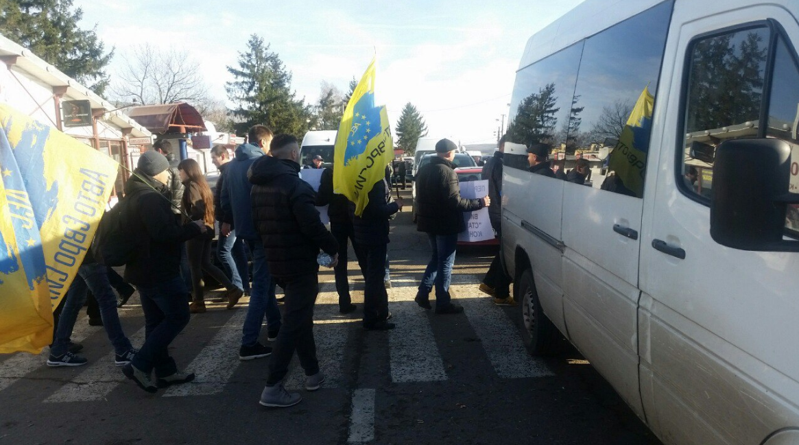 черги на кордоні