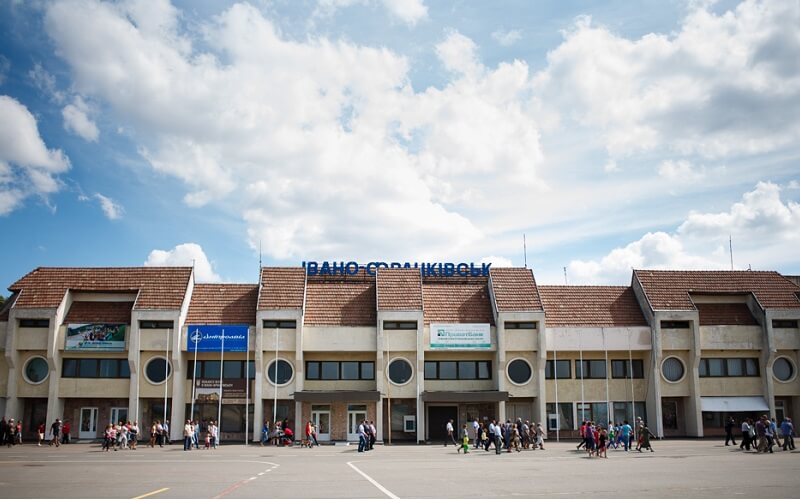 прямые рейсы варшава Ивано-Франковск
