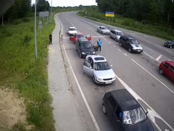 черга на кордоні