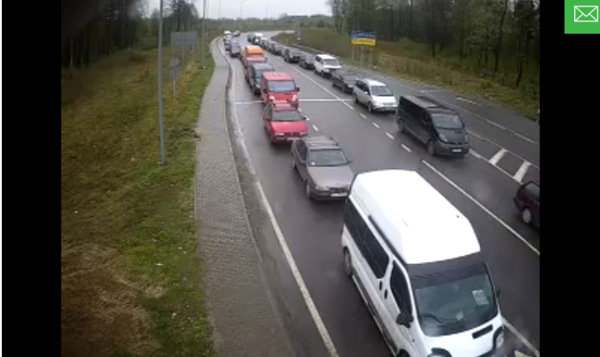 черга на кордоні