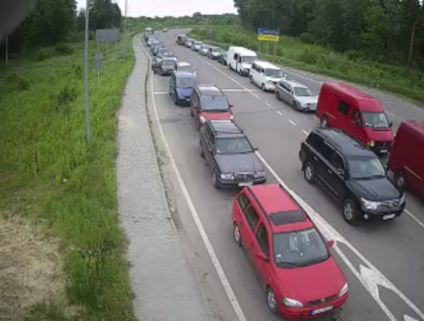 черга на кордоні