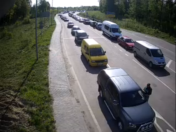 черга на кордоні